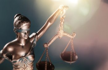 What Should I Look for When Choosing a Trustworthy Personal Injury Lawyer?