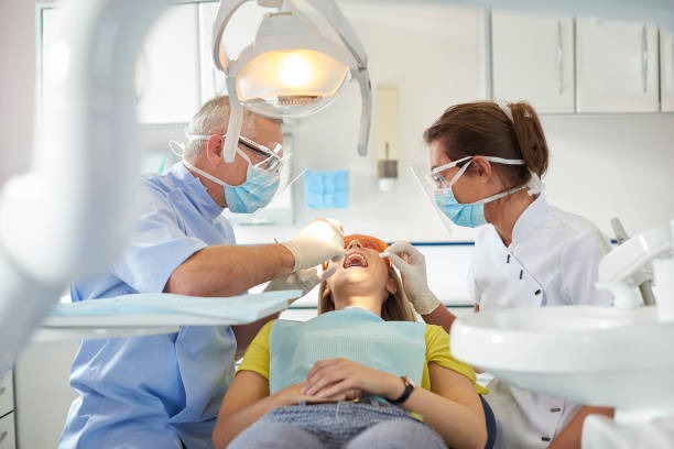 Choosing Dental Specialists: Tips for Picking an Orthodontist or Surgeon