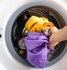 What Are the Top Features of an Effective Commercial Laundry Service?