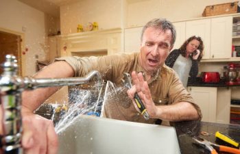 Top 5 Signs You Need to Call an Emergency Plumber Immediately