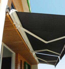 Custom Shade Solutions: Finding the Perfect Fit for Your Unique Outdoor Area